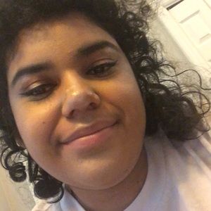 Meet your Posher, Maya